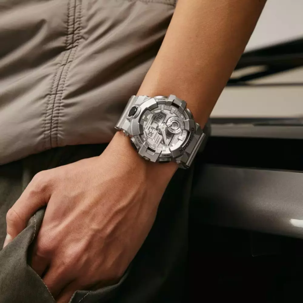 Casio_GA-700FF-8ADR