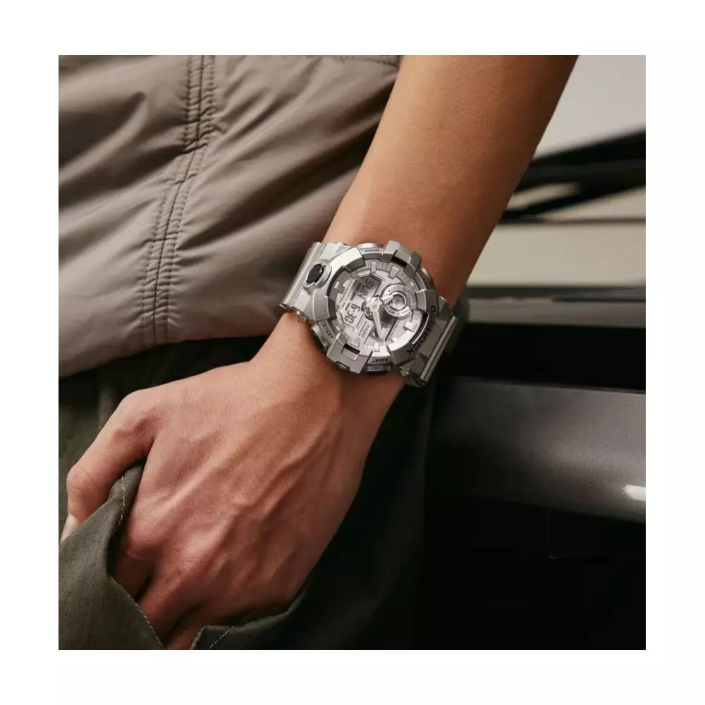 Casio_GA-700FF-8ADR