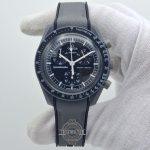 omega-speedmaster-earth-planet-mission-3motor-PE70-carbon-rubber.jpg